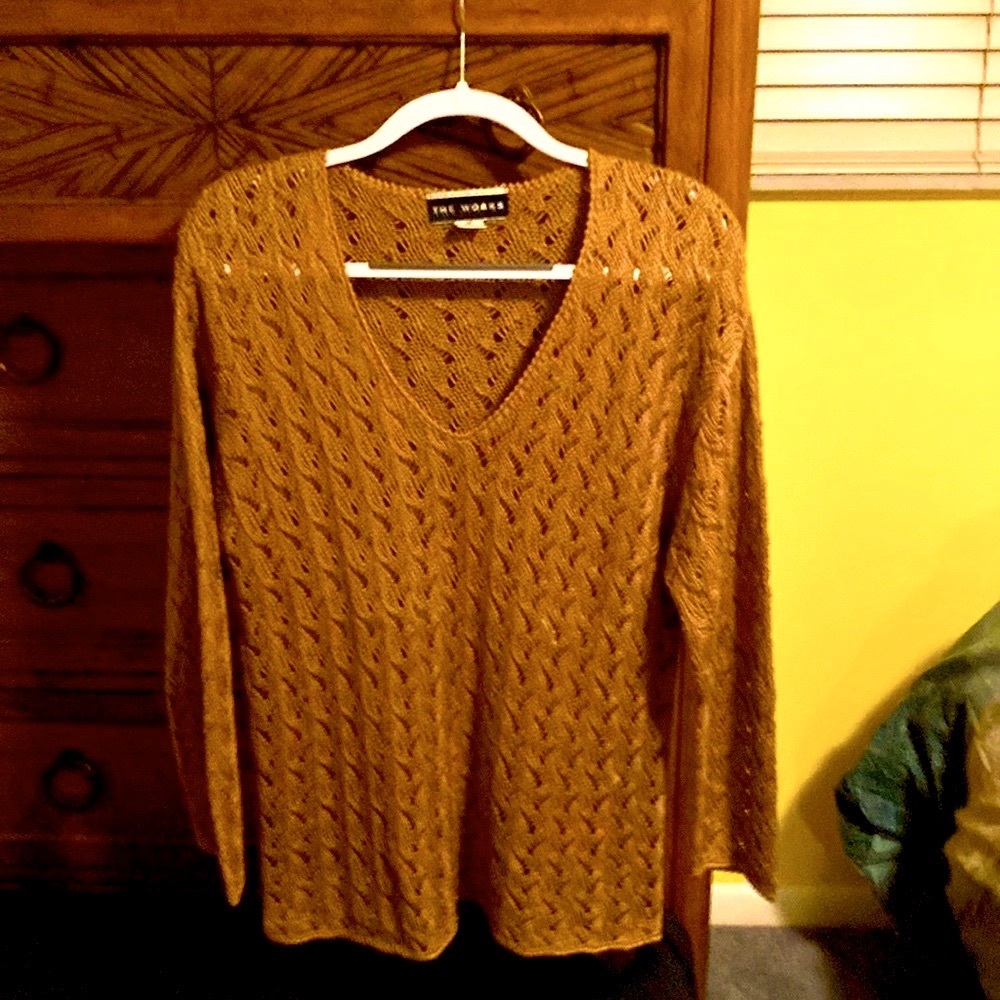 SAKS 100% SILK KNIT SWEATER (M)